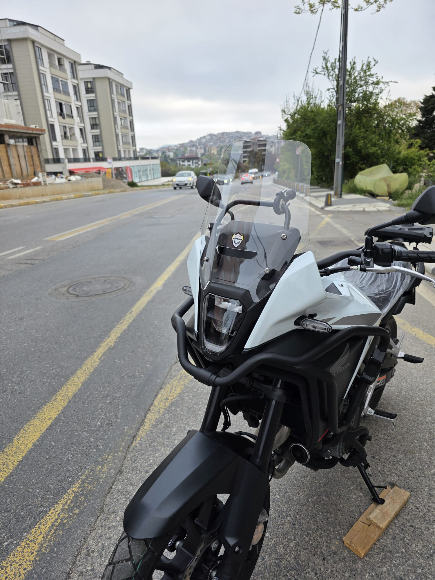 Honda NX 500 Ön Cam 34cm 2025 Model Şeffaf Renkli 4mm Orijinal Boylu