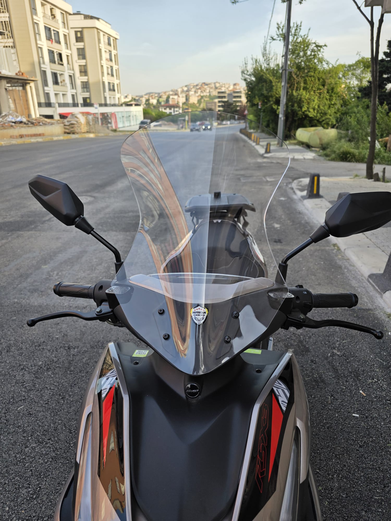 Revolt RSX3 Siperlik Ön Cam 2022-2025 Model 54cm Şeffaf Renkli SPORTİF