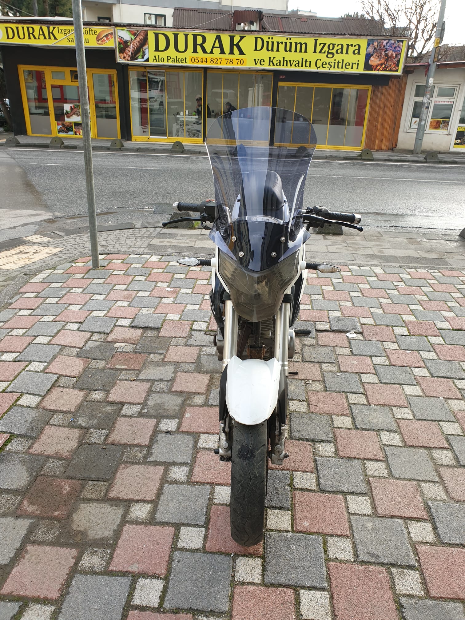 Mondial 180 Z One S Siperlik Ön Cam 58cm 2014 2022 Model Füme Renkli