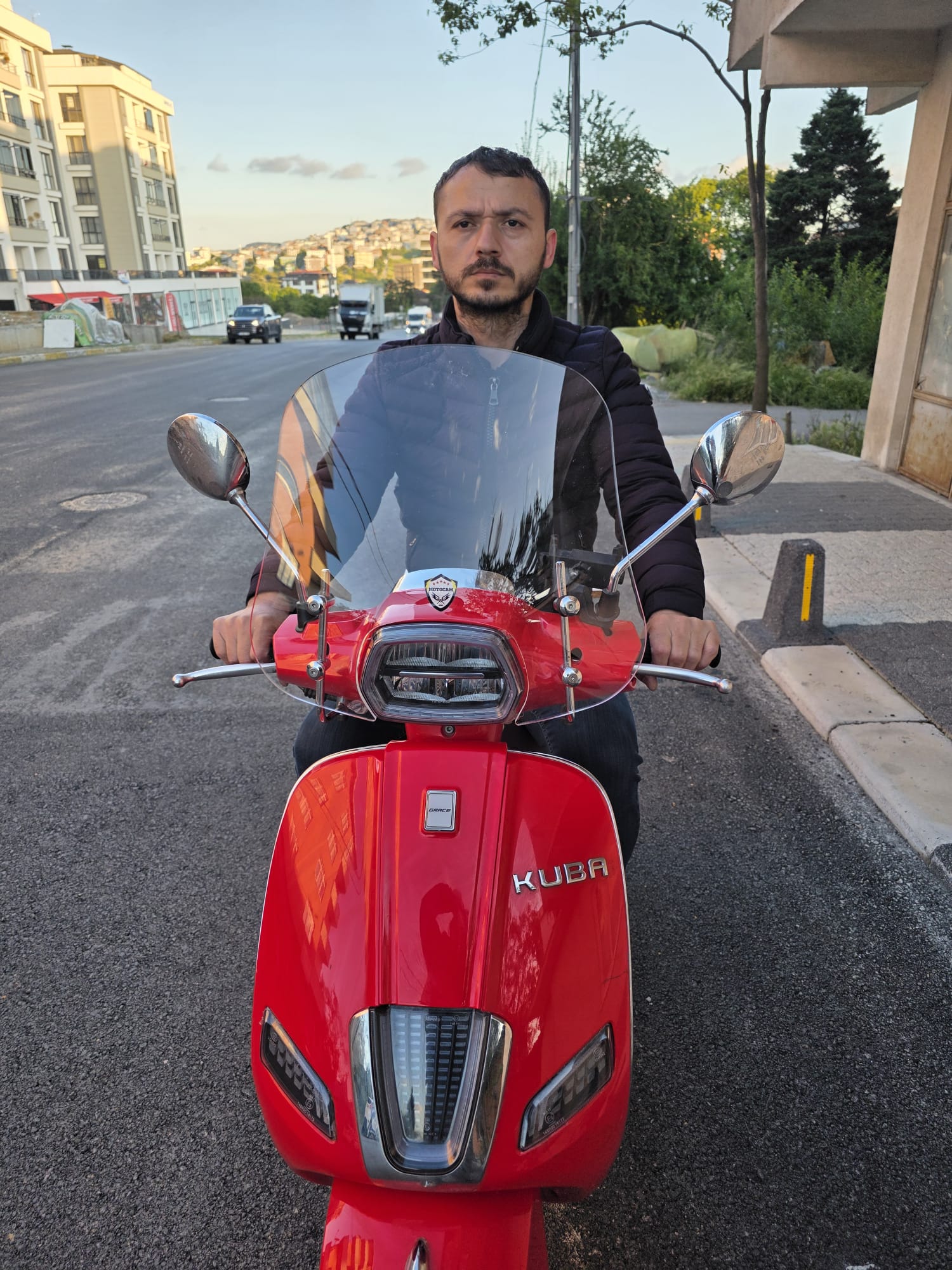 Küba Grace 50 125 Ön Cam 2023-2025 Model 42cm şeffaf Renkli Elcikli APARATSIZDIR