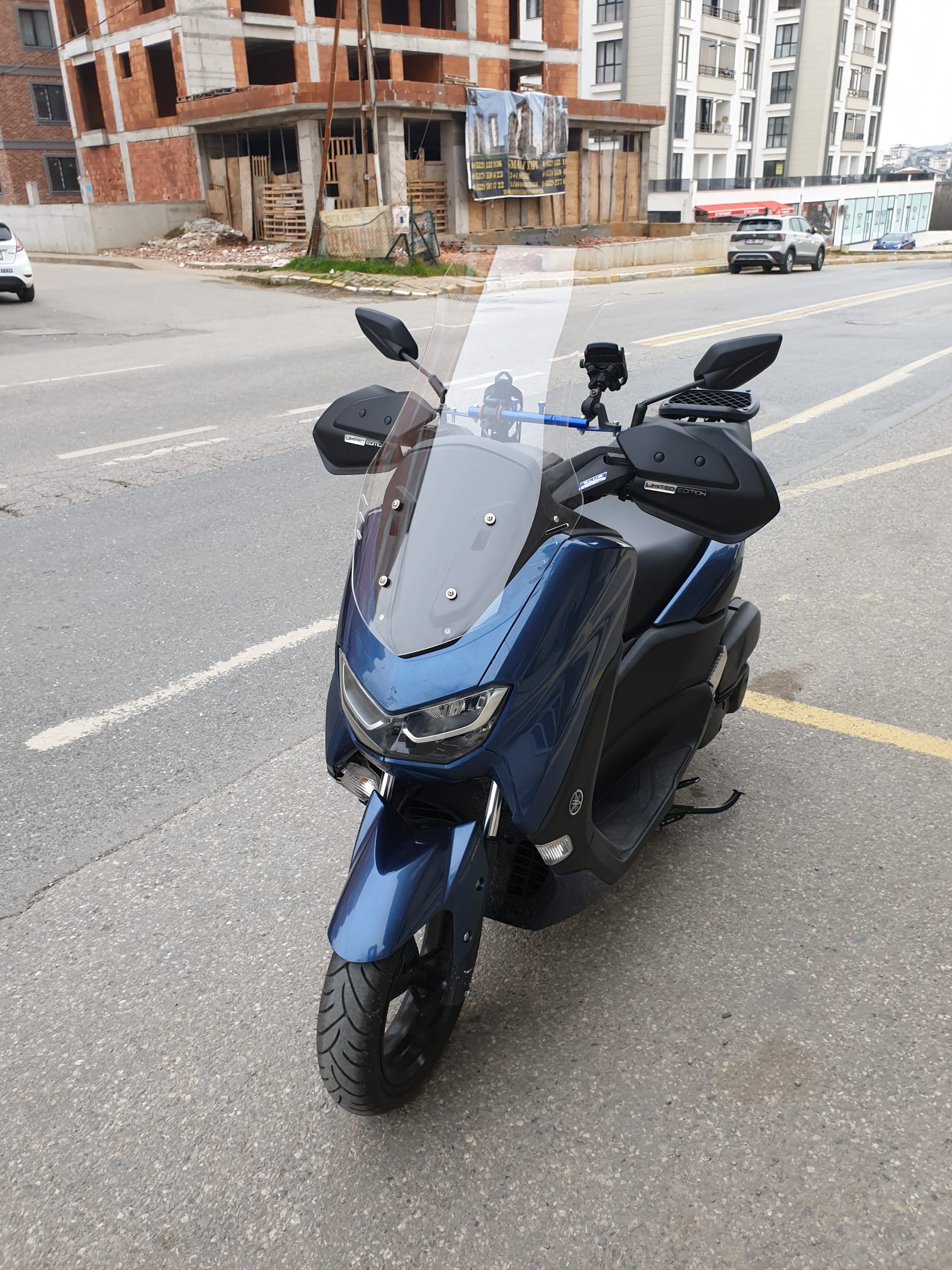 Yamaha Nmax Siperlik Ön Cam 2021-2025 Model 72cm Şeffaf Renkli 4mm UZUN CAM