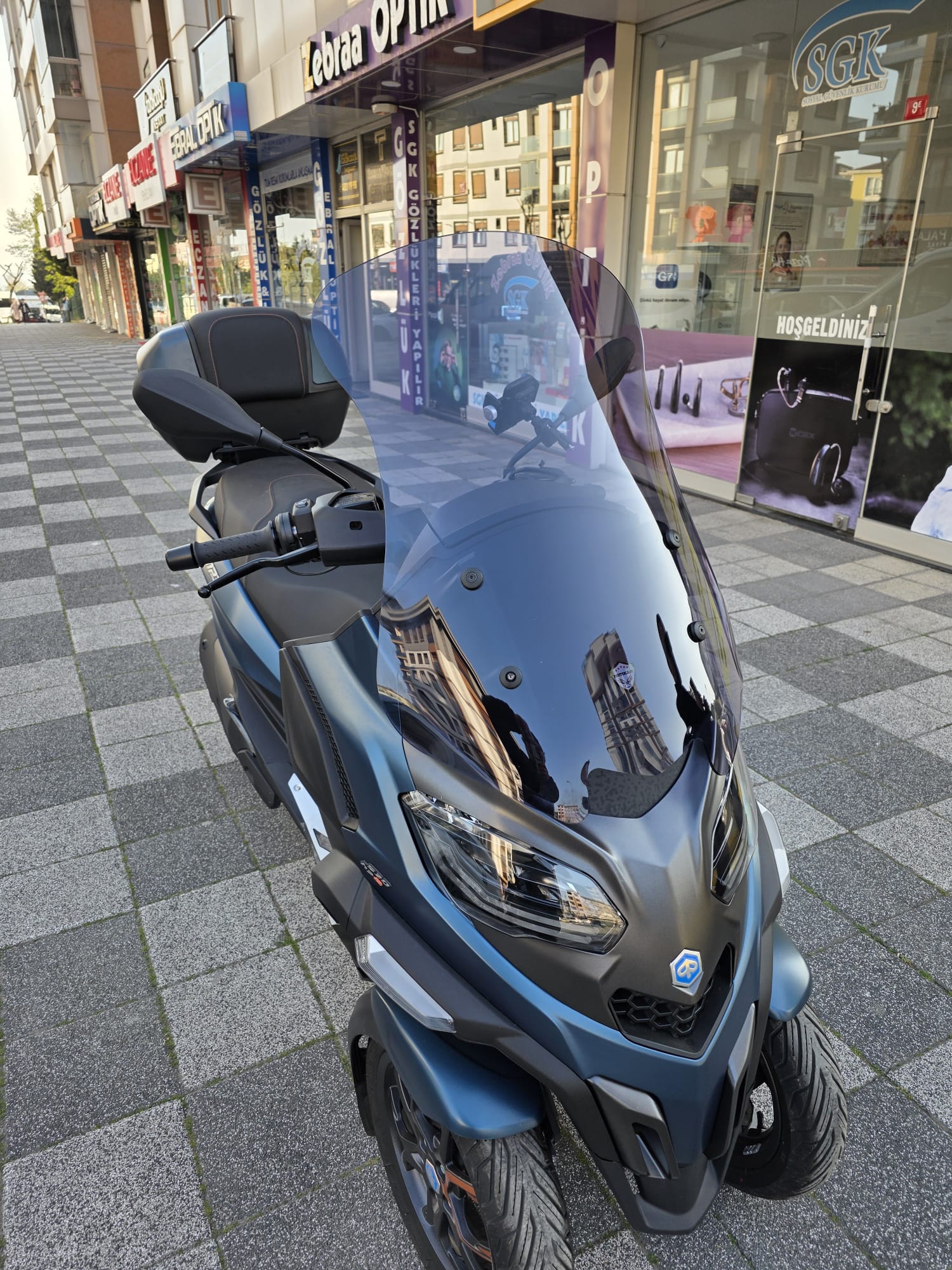 Piaggio MP3 530 Siperlik Ön Cam 2023-2025 Model 72cm Füme Renkli 4mm UZUN CAM