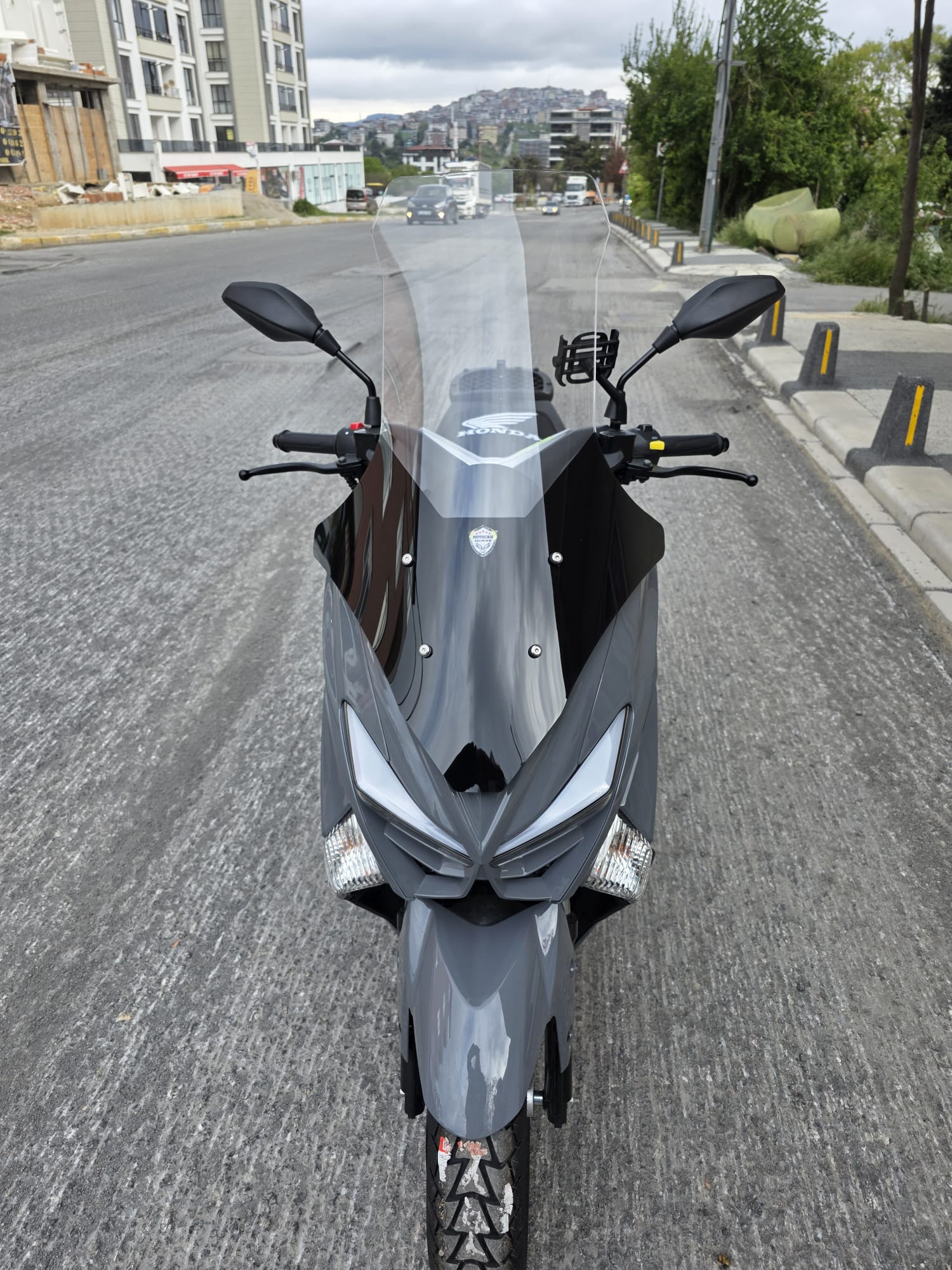 Revolt RSX4 Siperlik Ön Cam 2022-2025 Model 78cm Şeffaf Renkli 4mm UZUN CAM