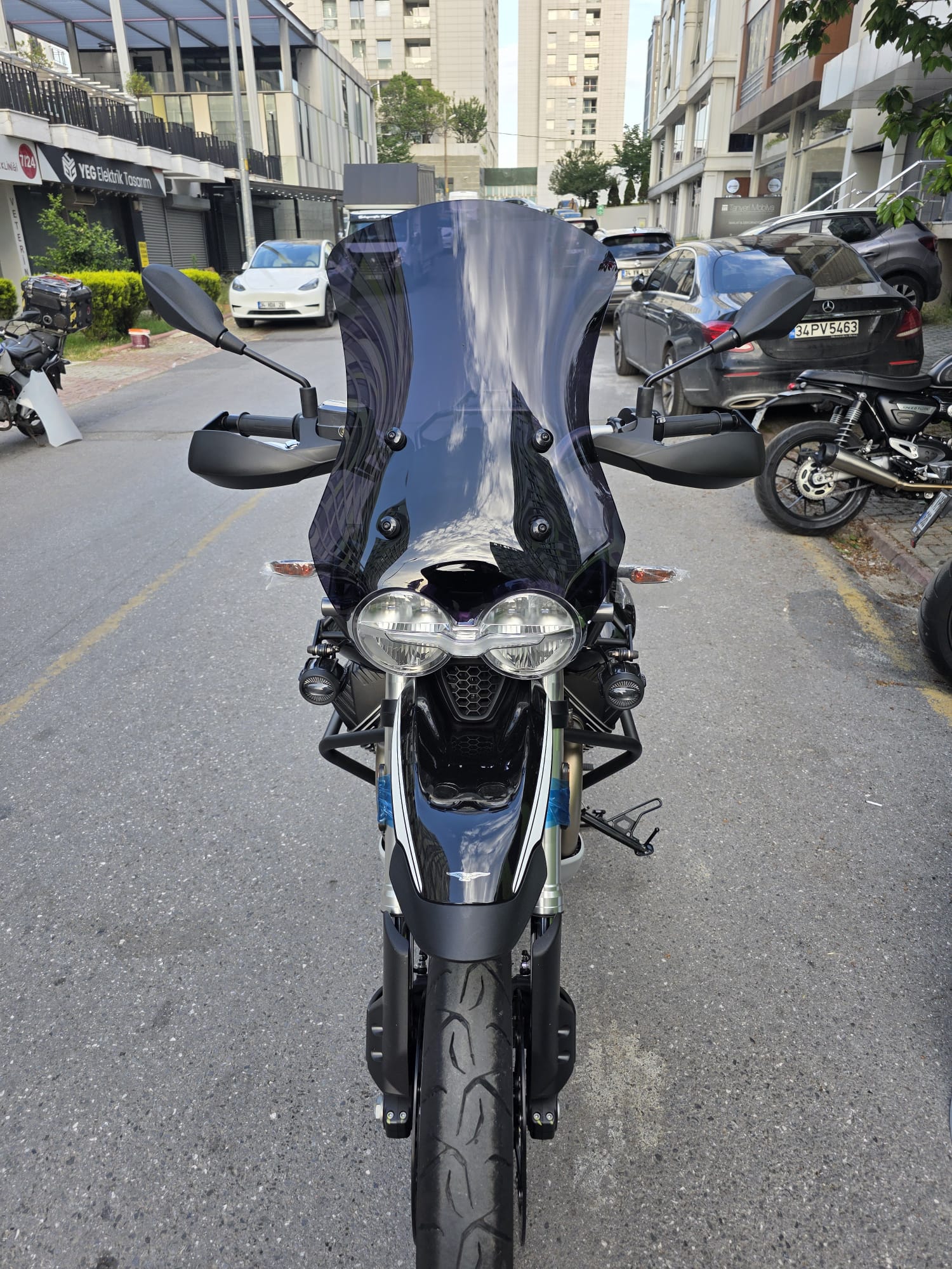 Moto Guzzi V85 Siperlik Ön Cam 2019-2023 Model 58cm Şeffaf Renkli 4mm