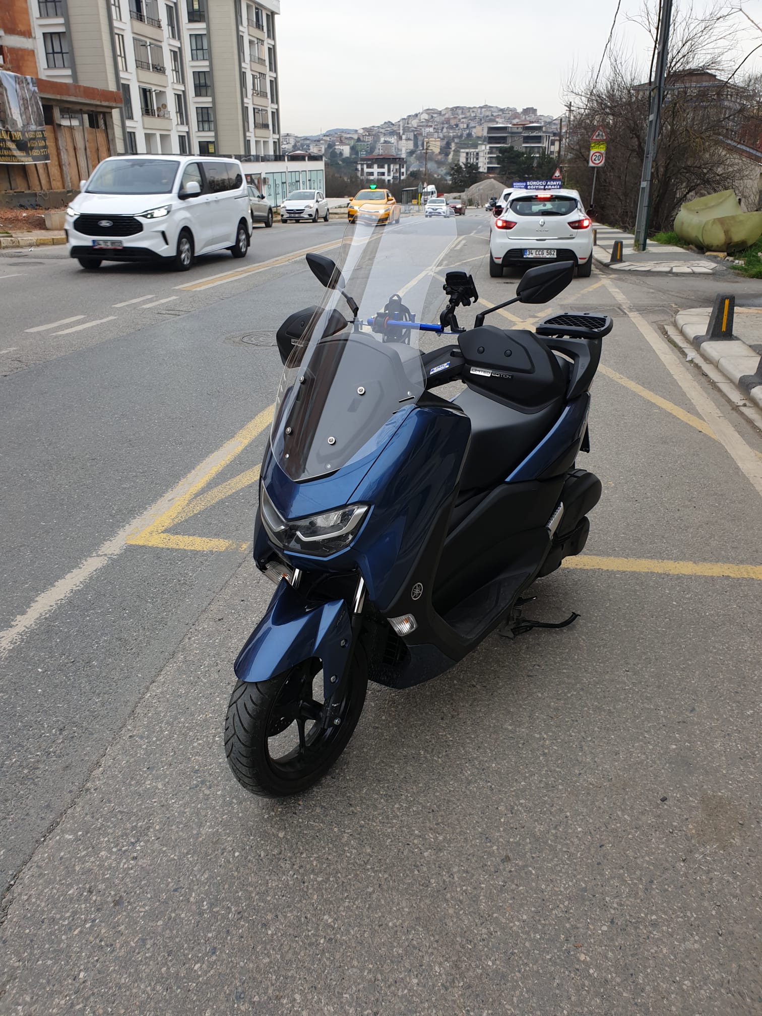 Yamaha Nmax Siperlik Ön Cam 2021-2025 Model 72cm Şeffaf Renkli 4mm UZUN CAM