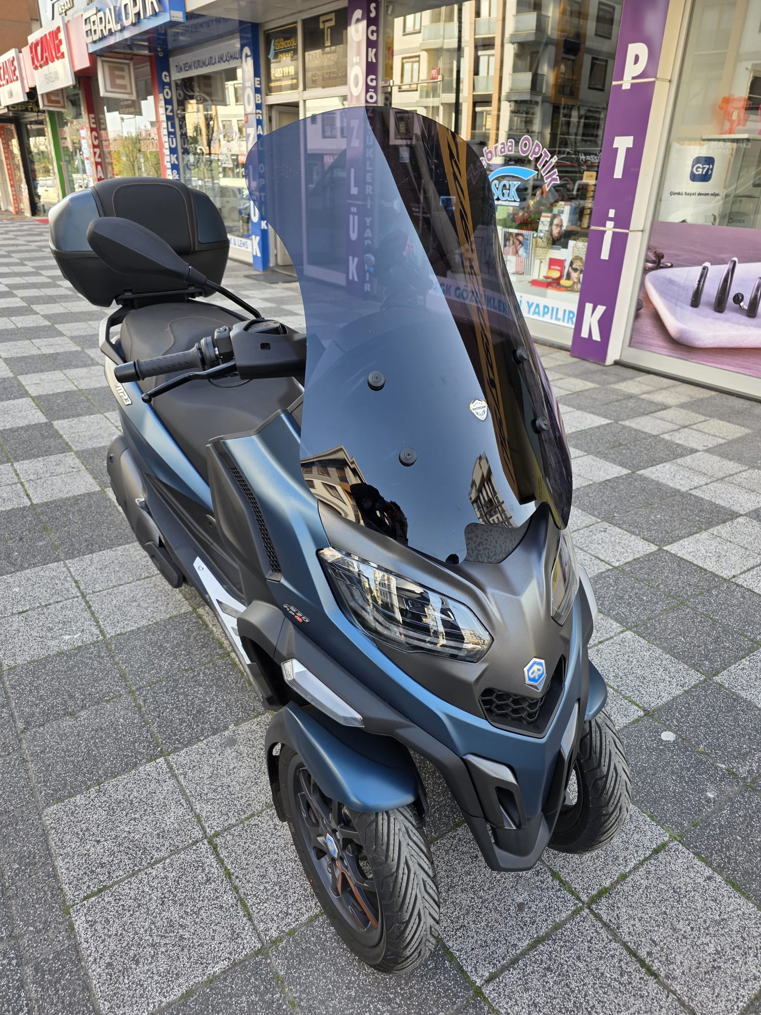 Piaggio MP3 530 Siperlik Ön Cam 2023-2025 Model 72cm Siyah Renkli 4mm UZUN CAM