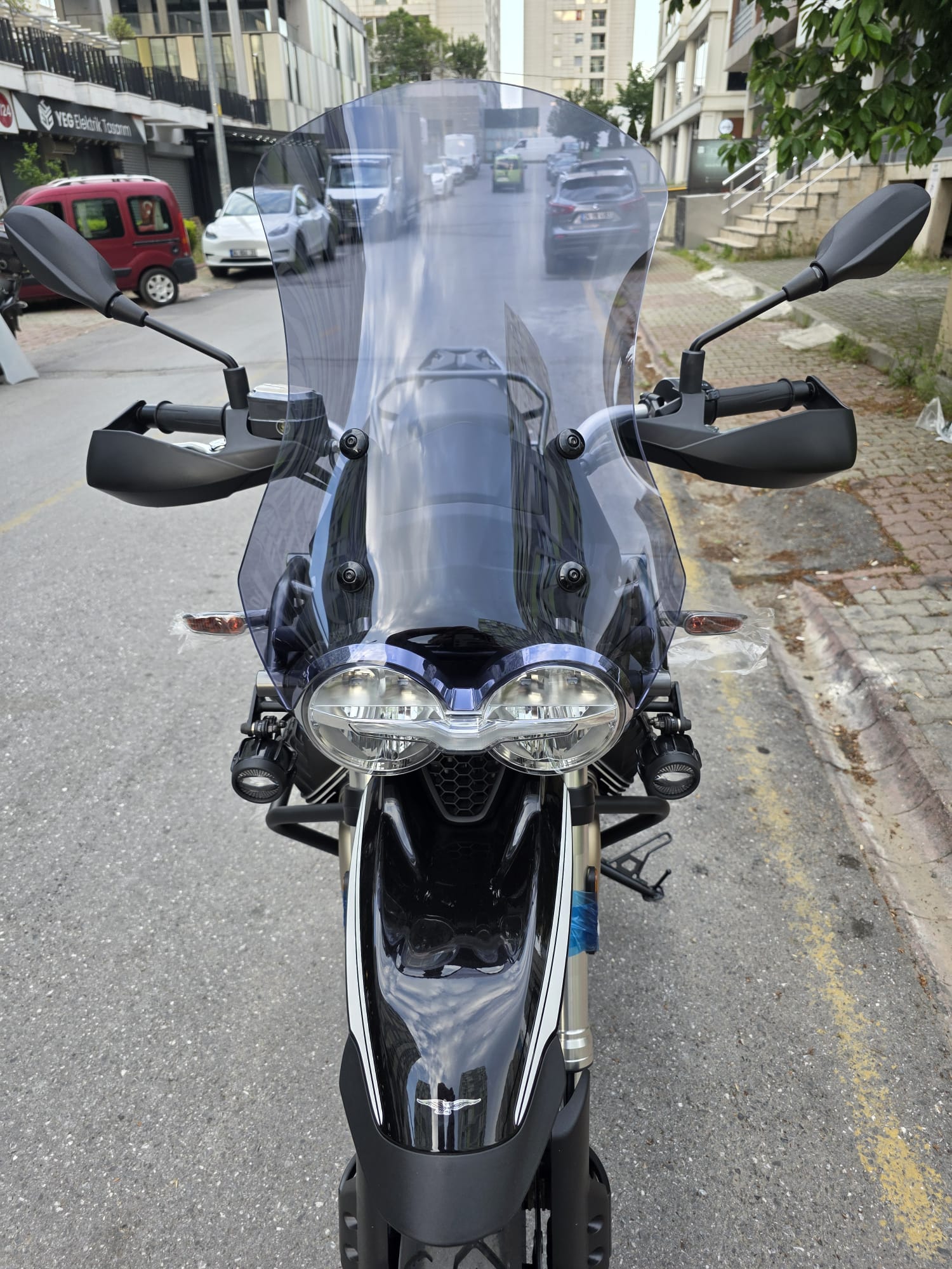 Moto Guzzi V85 Siperlik Ön Cam 2019-2023 Model 58cm Füme Renkli 4mm