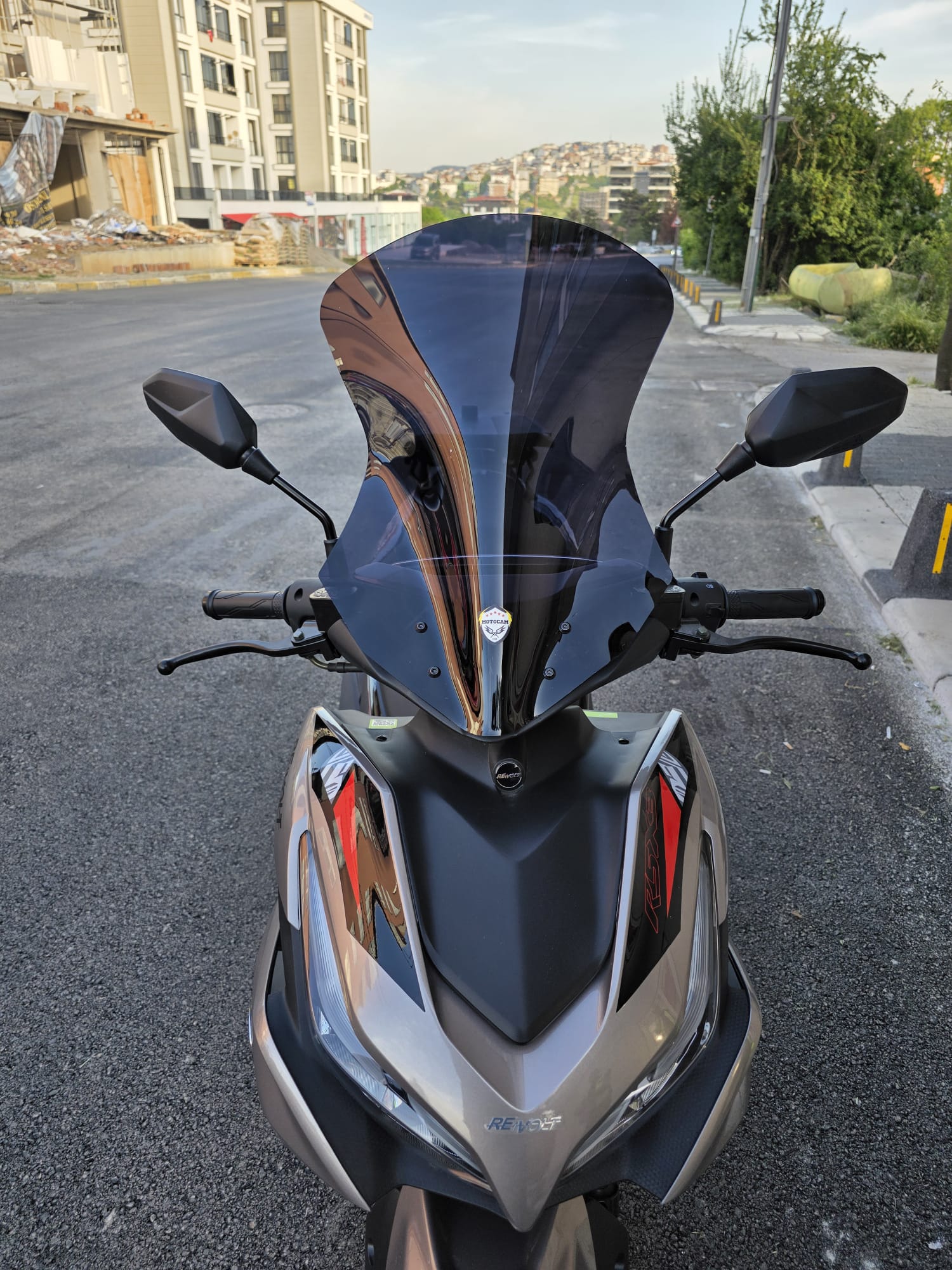 Yamaha MiO Aerox Siperlik Ön Cam Siyah Renkli 54cm 4mm