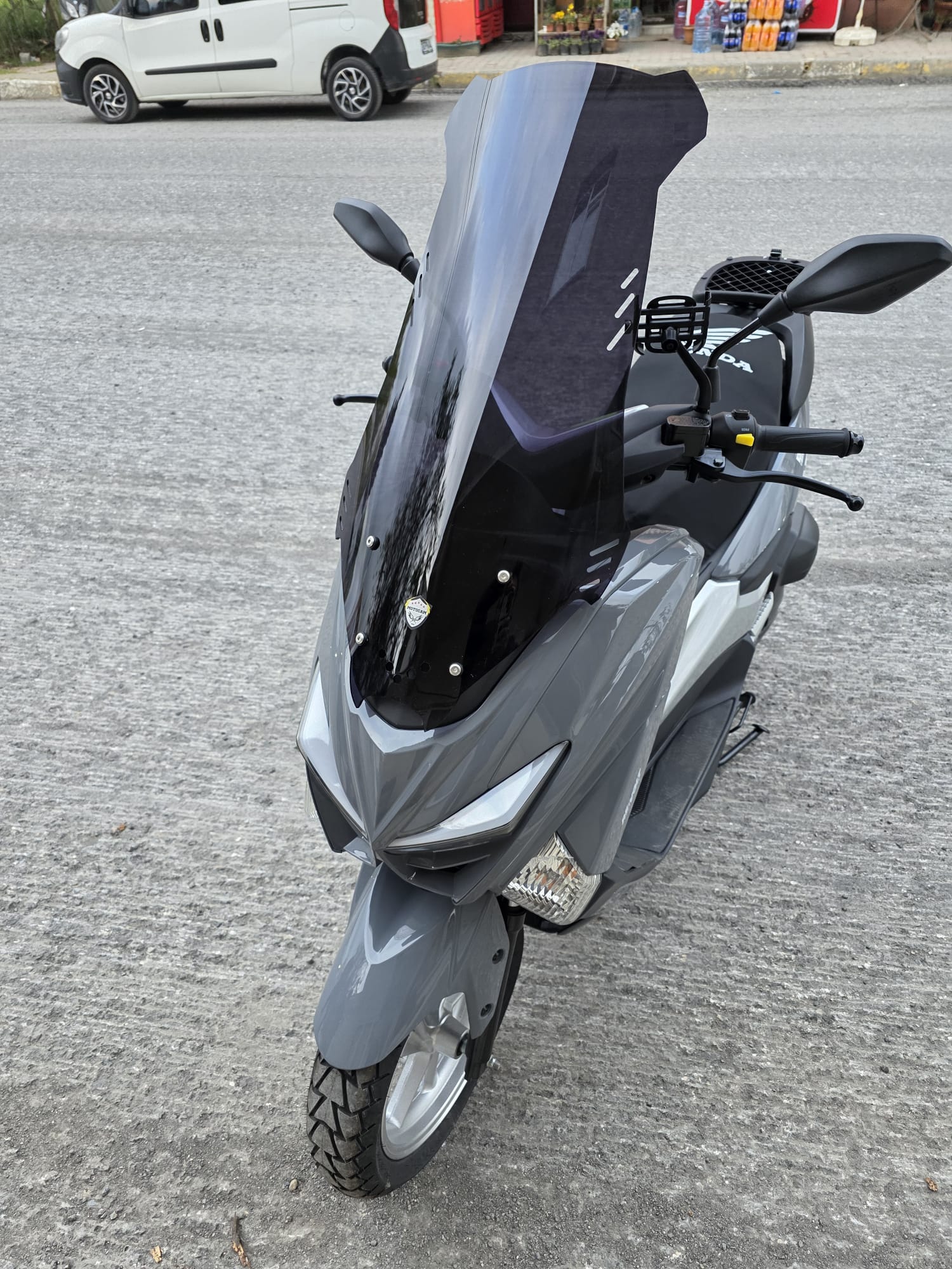 Revolt RSX4 Siperlik Ön Cam 2022-2025 Model 75cm Siyah Renkli 4mm ORTA BOYLU