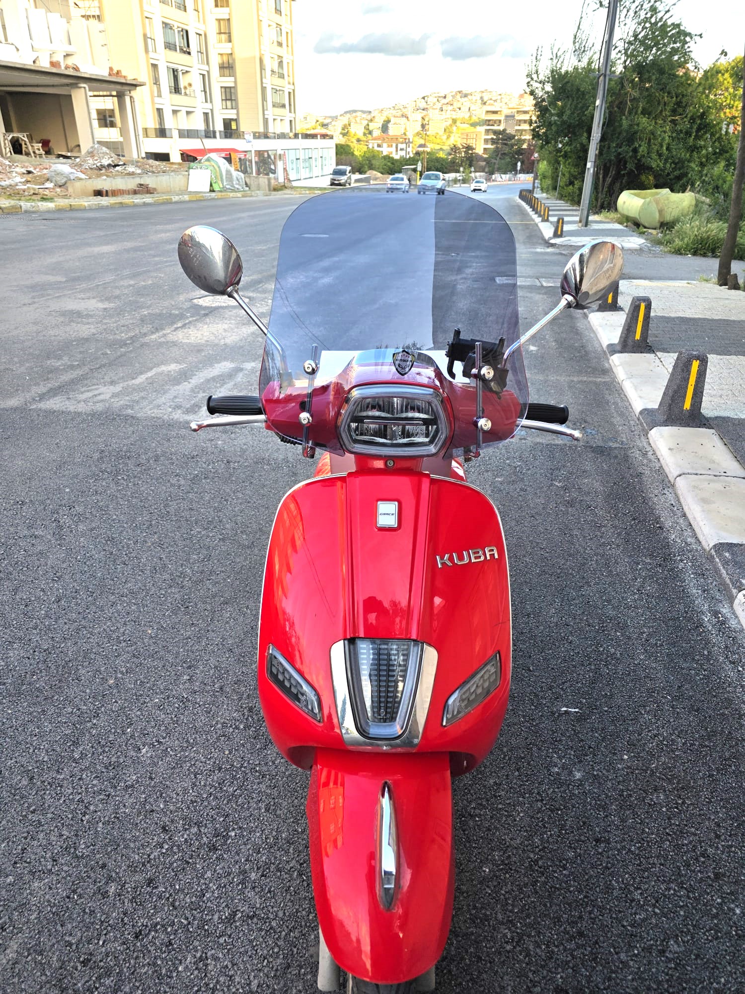 Küba Grace 50 125 Ön Cam 2023-2025 Model 42cm Füme Renkli APARATSIZDIR