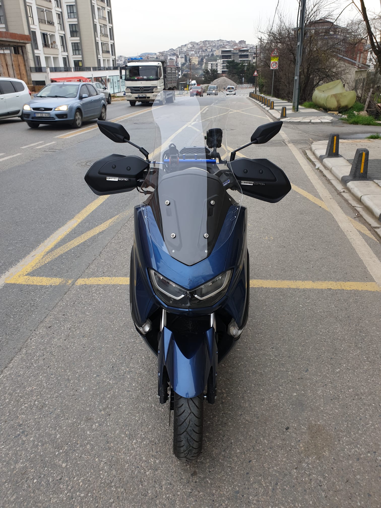 Yamaha Nmax Siperlik Ön Cam 2021-2025 Model 72cm Şeffaf Renkli 4mm UZUN CAM
