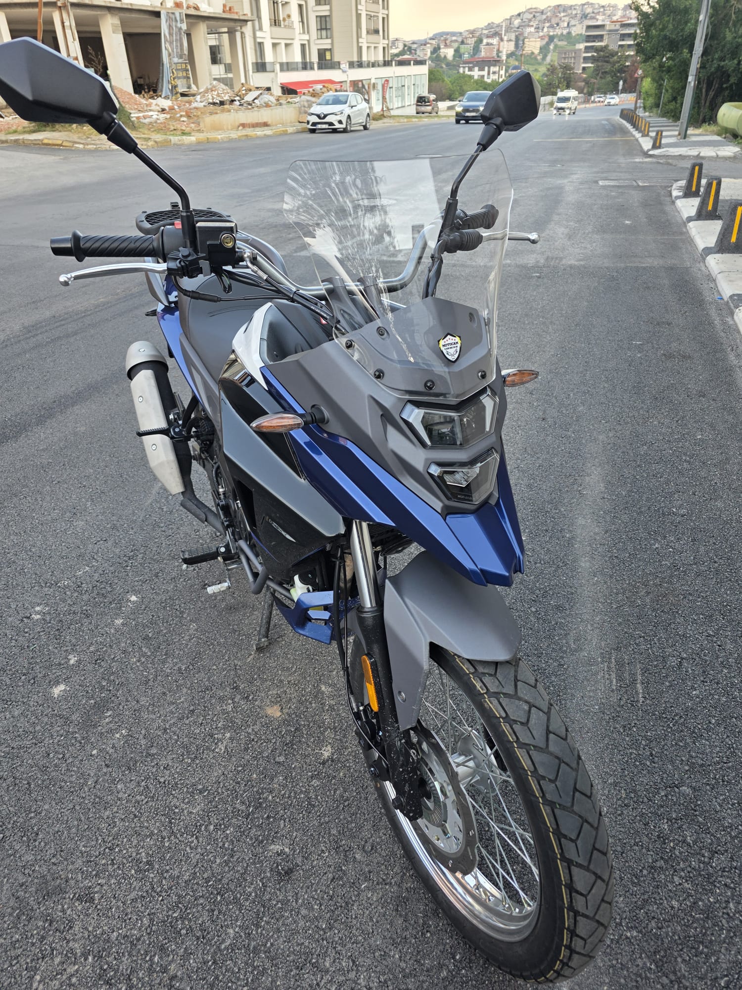 SYM NHT 200 Siperlik Ön Cam 2023-2025 Model 30cm Şeffaf Renkli 4mm Spor Cam