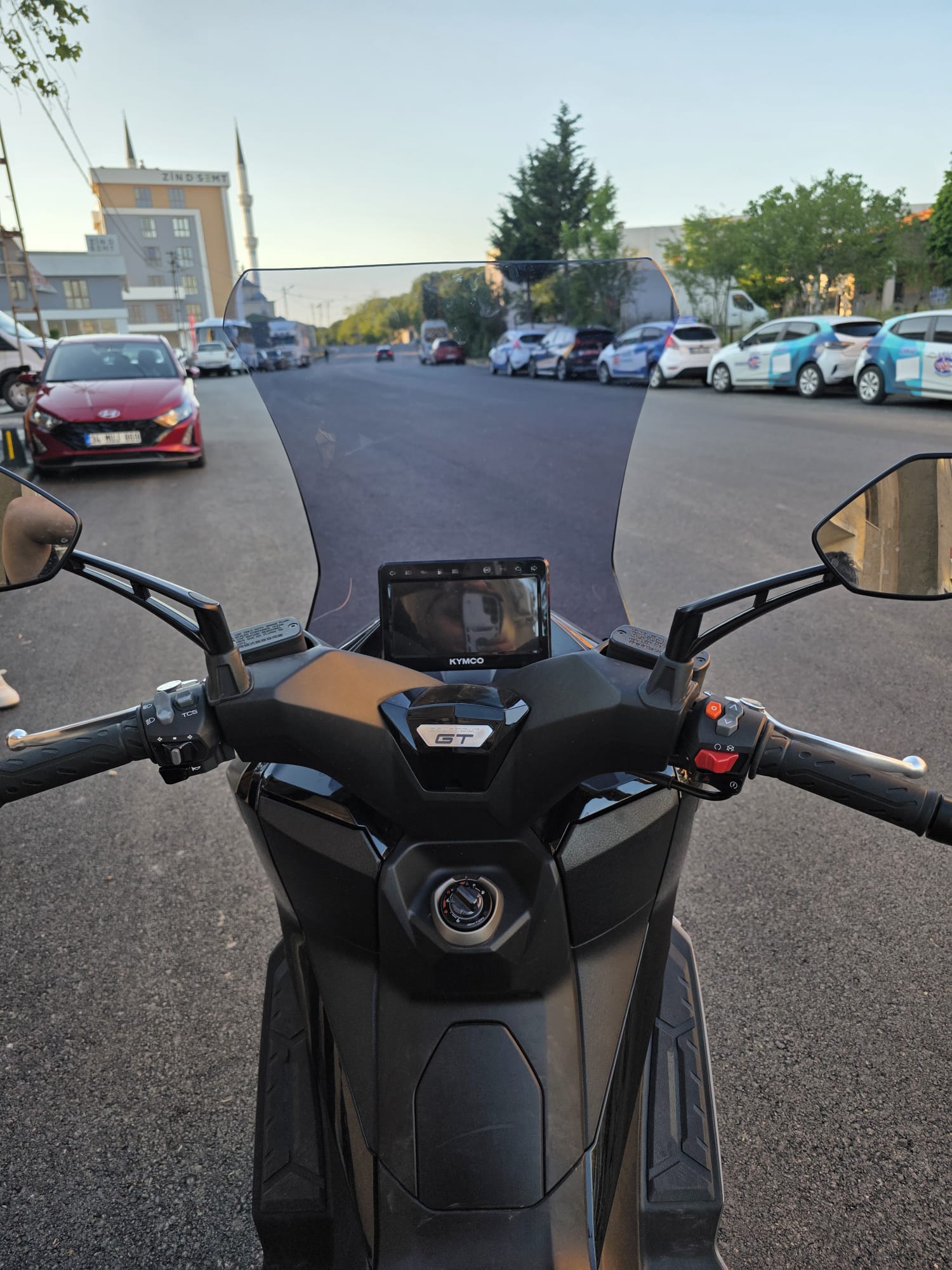 Kymco Downtown GT 350 Siperlik Ön Cam 2025 Model 62cm Füme Renkli 4mm