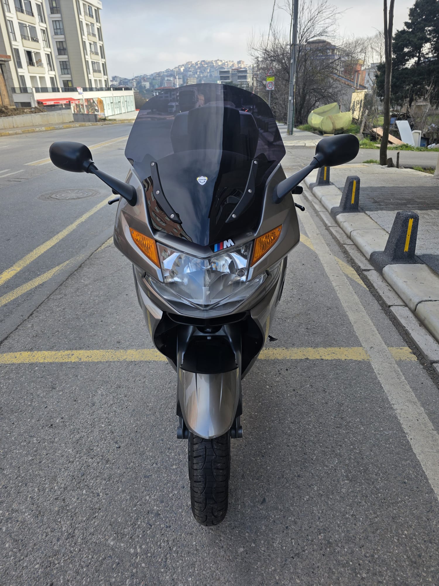 BMW K 1300 GT Siperlik Ön Cam 2009 Model 63cm Siyah Renkli 4mm