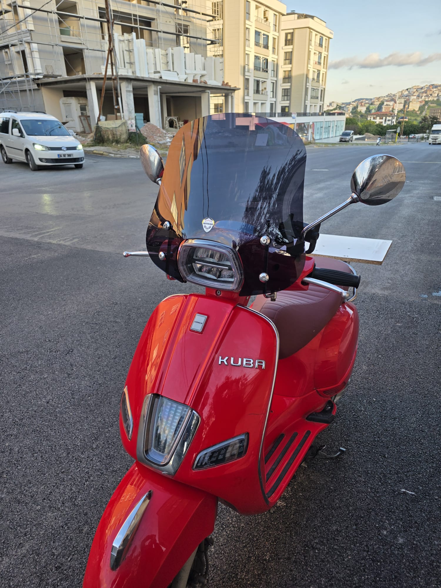 Küba Grace 50 125 Ön Cam 2023-2025 Model 42cm Siyah Renkli Elcikli APARATSIZDIR