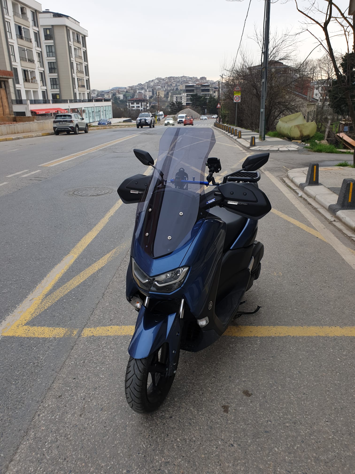 Yamaha Nmax Siperlik Ön Cam 2021-2025 Model 72cm Füme Renkli 4mm UZUN CAM