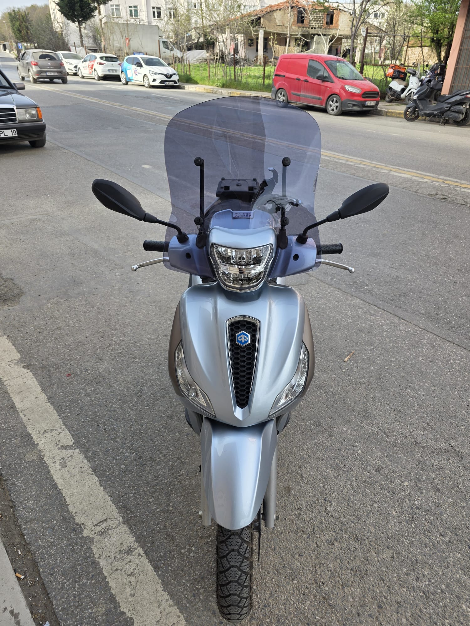 Piaggio Medley S 150 Ön Cam 2021-2025 Model 54cm Füme Renkli APARATSIZ GÖNDERİLİR