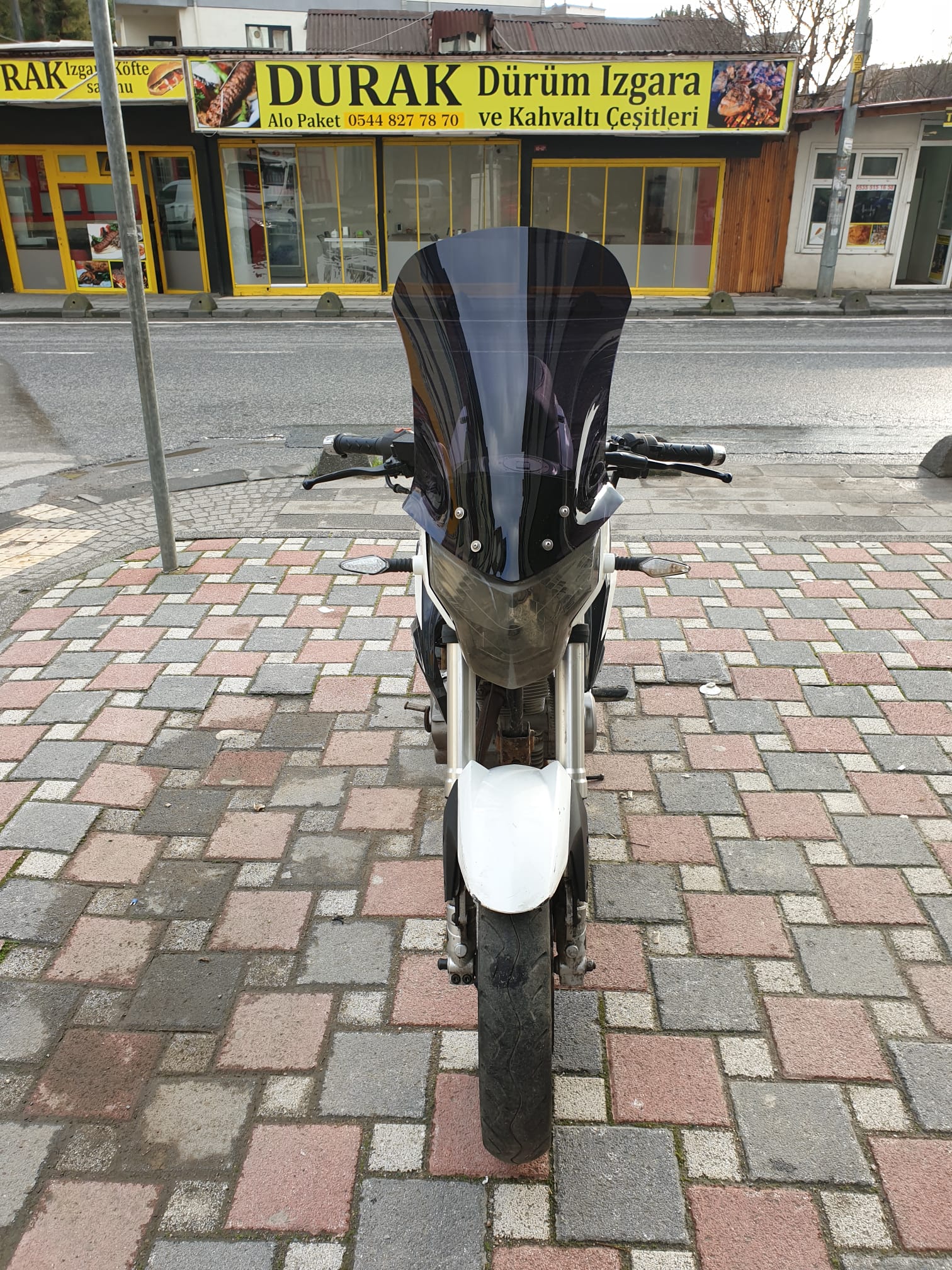 Mondial 180 Z One S Siperlik Ön Cam 58cm 2014 2022 Model Siyah Renkli