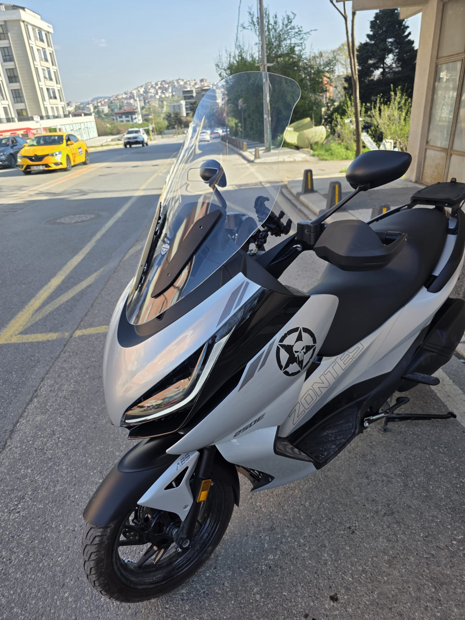 Zontes ZT 250 T-E Siperlik Ön Cam 2023-2025 Model 73cm Şeffaf Renkli 4mm