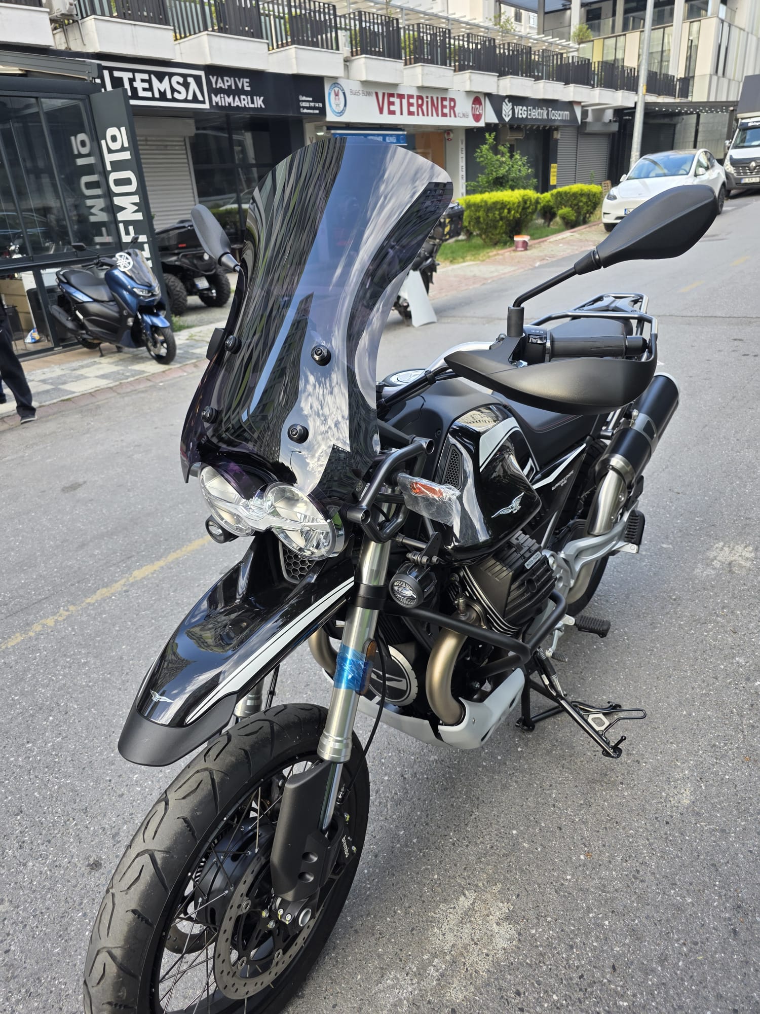 Moto Guzzi V85 Siperlik Ön Cam 2019-2023 Model 58cm Şeffaf Renkli 4mm