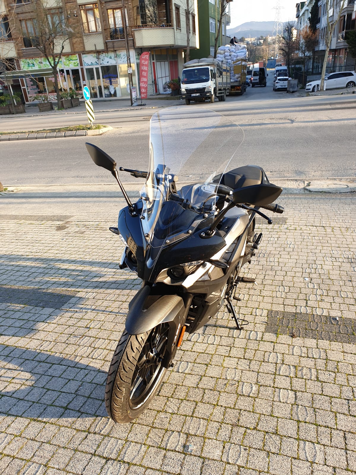Pulsar RS 200 Siperlik Ön Cam 2015-2025 Model 56cm Şeffaf Renkli 4mm UZUN CAM