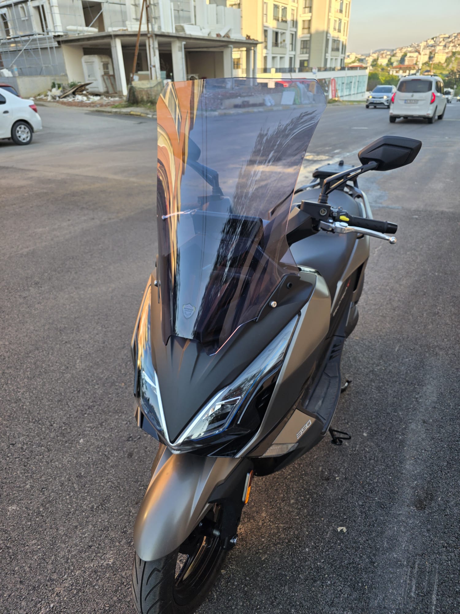 Kymco Downtown GT 350 Siperlik Ön Cam 2025 Model 62cm Füme Renkli 4mm