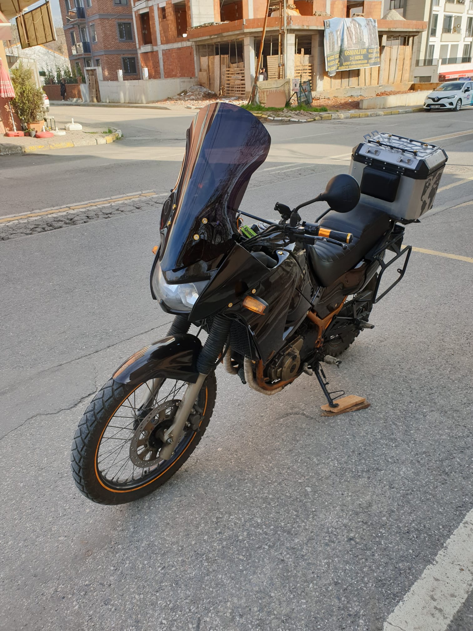 Kawasaki KLE 500 Siperlik Ön Cam 2005-2008 Model 58cm Siyah Renkli 4mm UZUN CAM