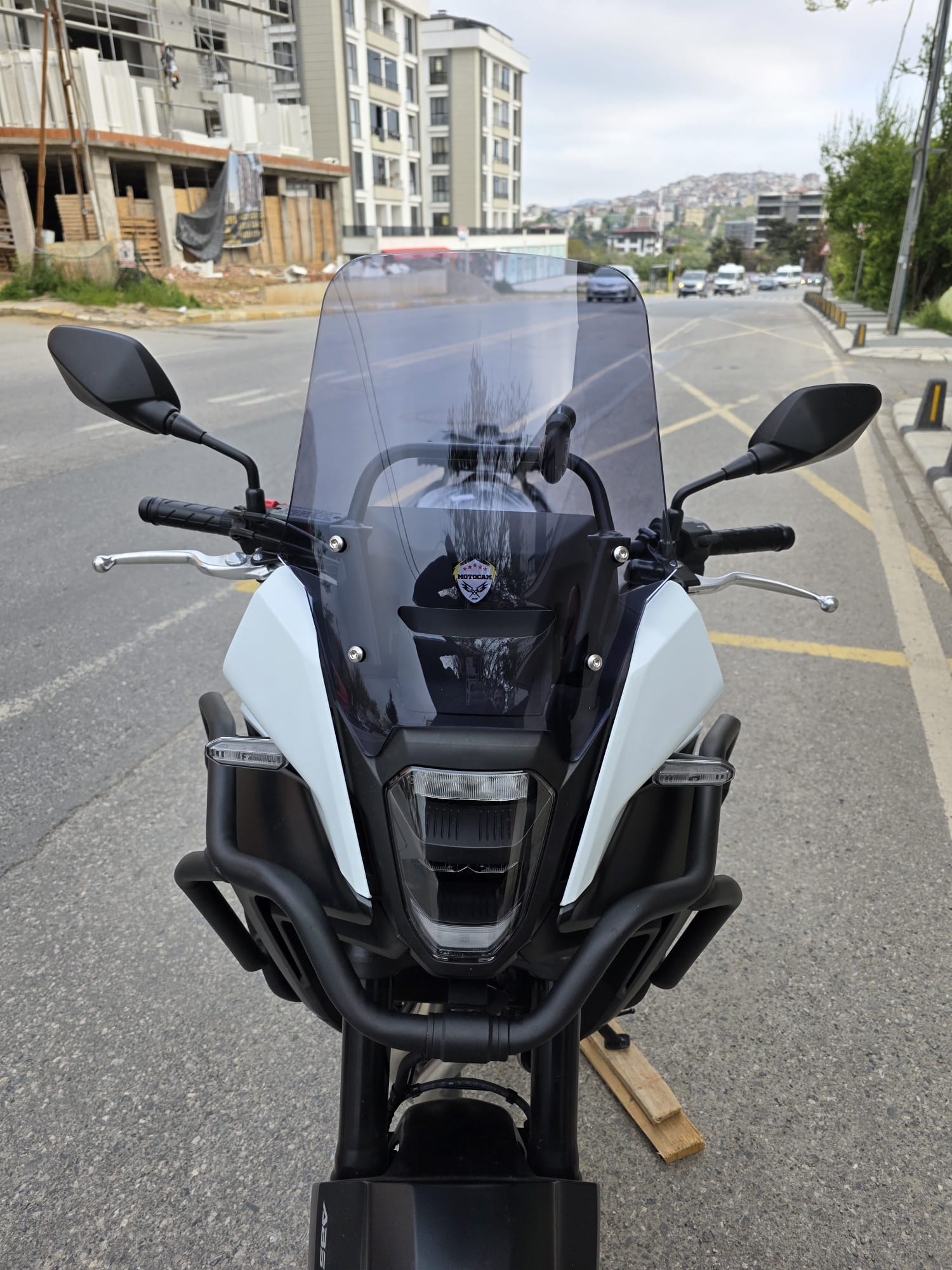 Honda NX 500 Ön Cam 34cm 2025 Model Füme Renkli 4mm Orijinal Boylu