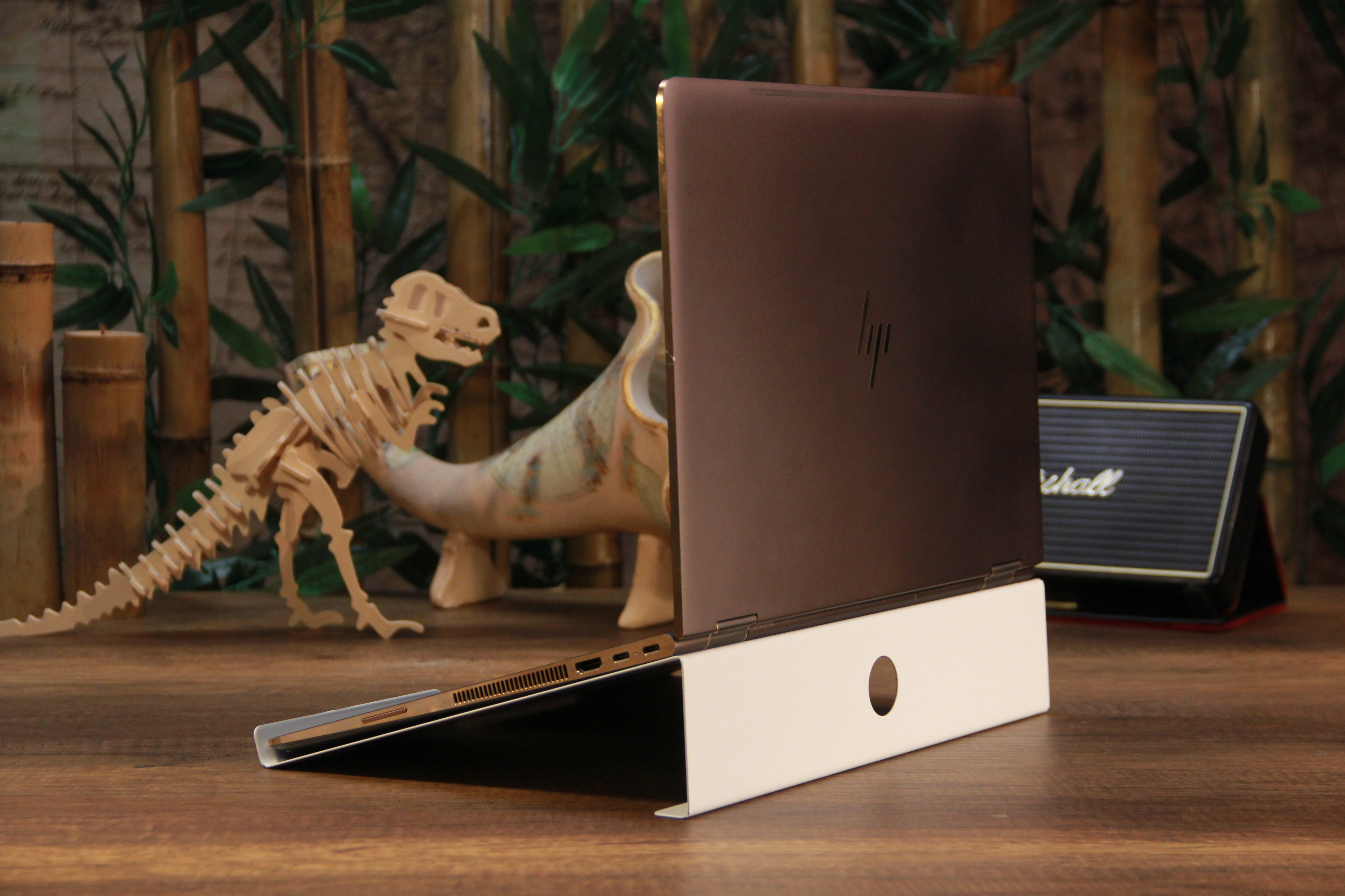 BEYAZ Tüm Modellerle Uyumlu Çelik Notebook Laptop Standı Yükseltici Altlık